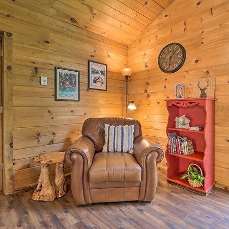 Butler Cabin On 19 Acres With Hot Tub And Fire Pit! Ngoại thất bức ảnh