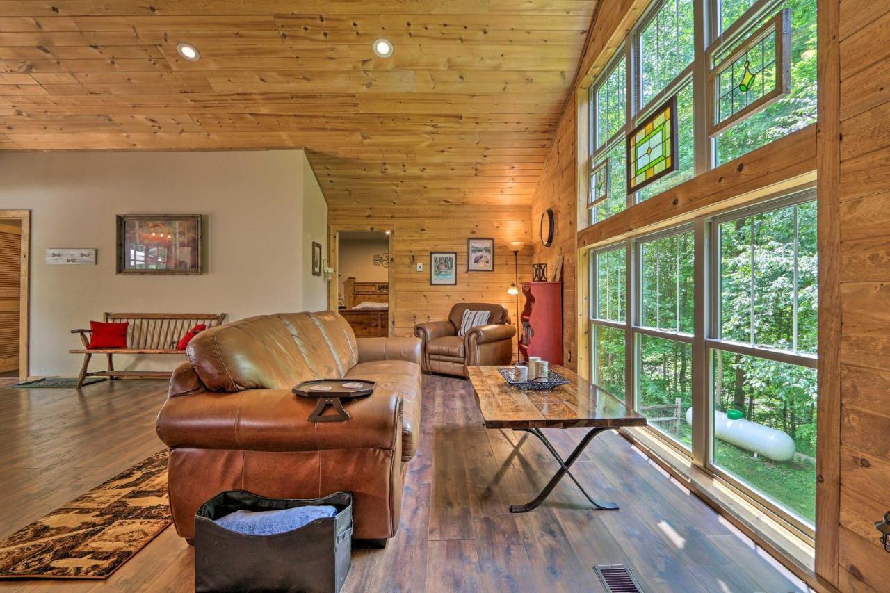 Butler Cabin On 19 Acres With Hot Tub And Fire Pit! Ngoại thất bức ảnh