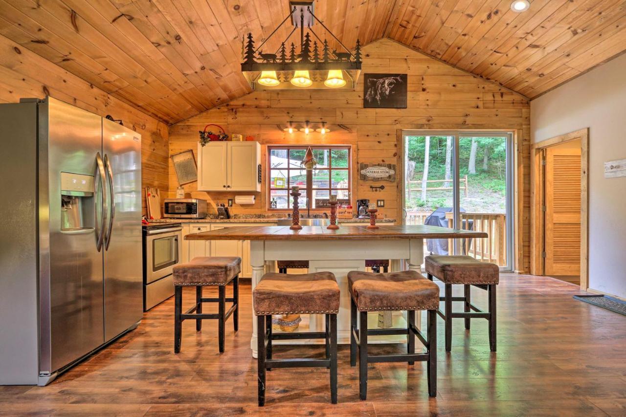 Butler Cabin On 19 Acres With Hot Tub And Fire Pit! Ngoại thất bức ảnh