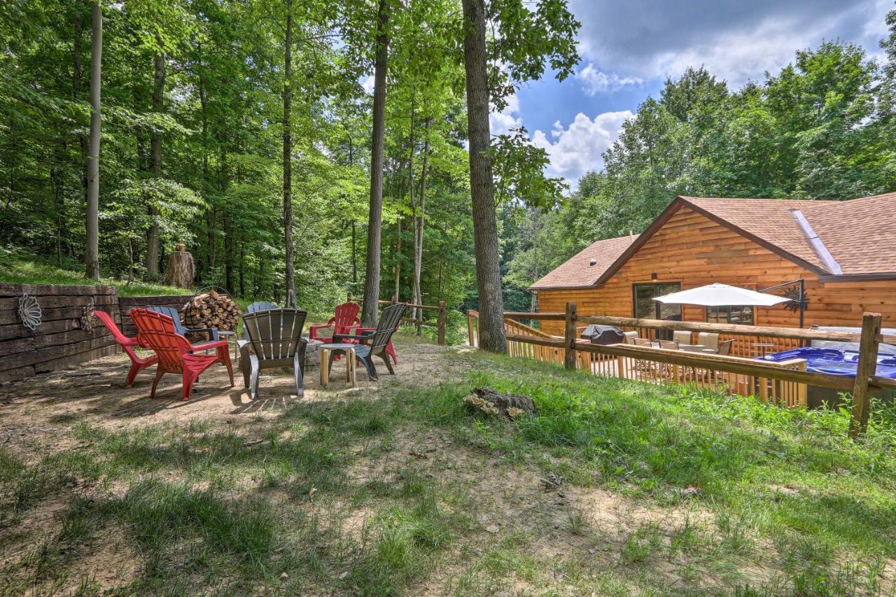 Butler Cabin On 19 Acres With Hot Tub And Fire Pit! Ngoại thất bức ảnh